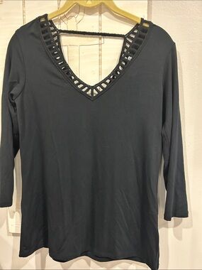 Women's Black 3/4 Sleeve V-Neck Top with Cutout Trim